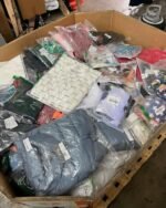 mixed men women and kids clothing pallets - Image 4