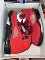 Nike shoes pallets - Image 21