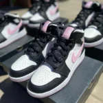 Authentic Nike sneakers pallets - Image 5