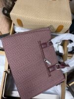 Women’s Handbag Liquidation Pallets: Wholesale Inventory - Image 9